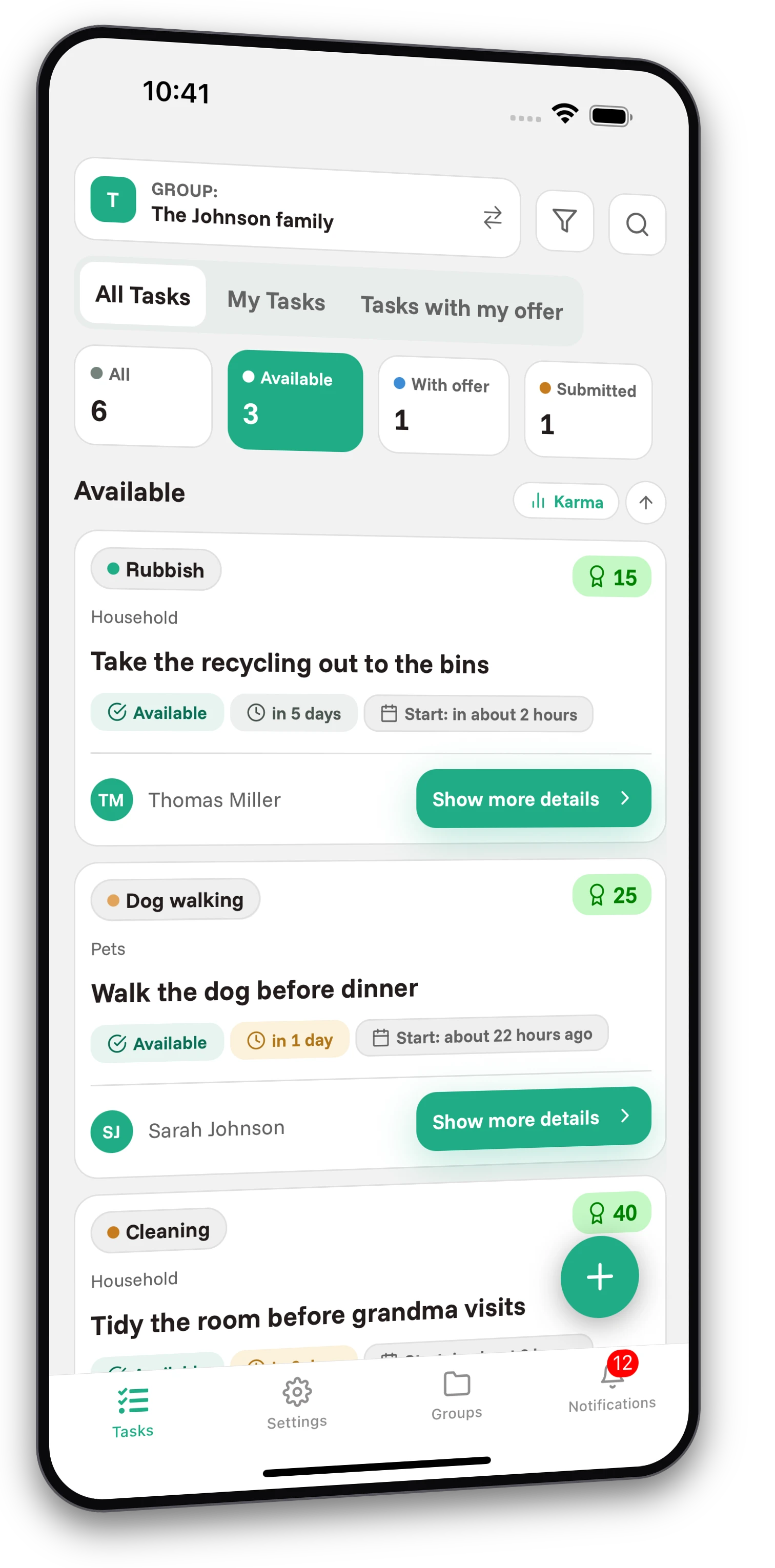 Set of screenshots from the Jobiro app - Preview of private groups for families. - Screenshot 1