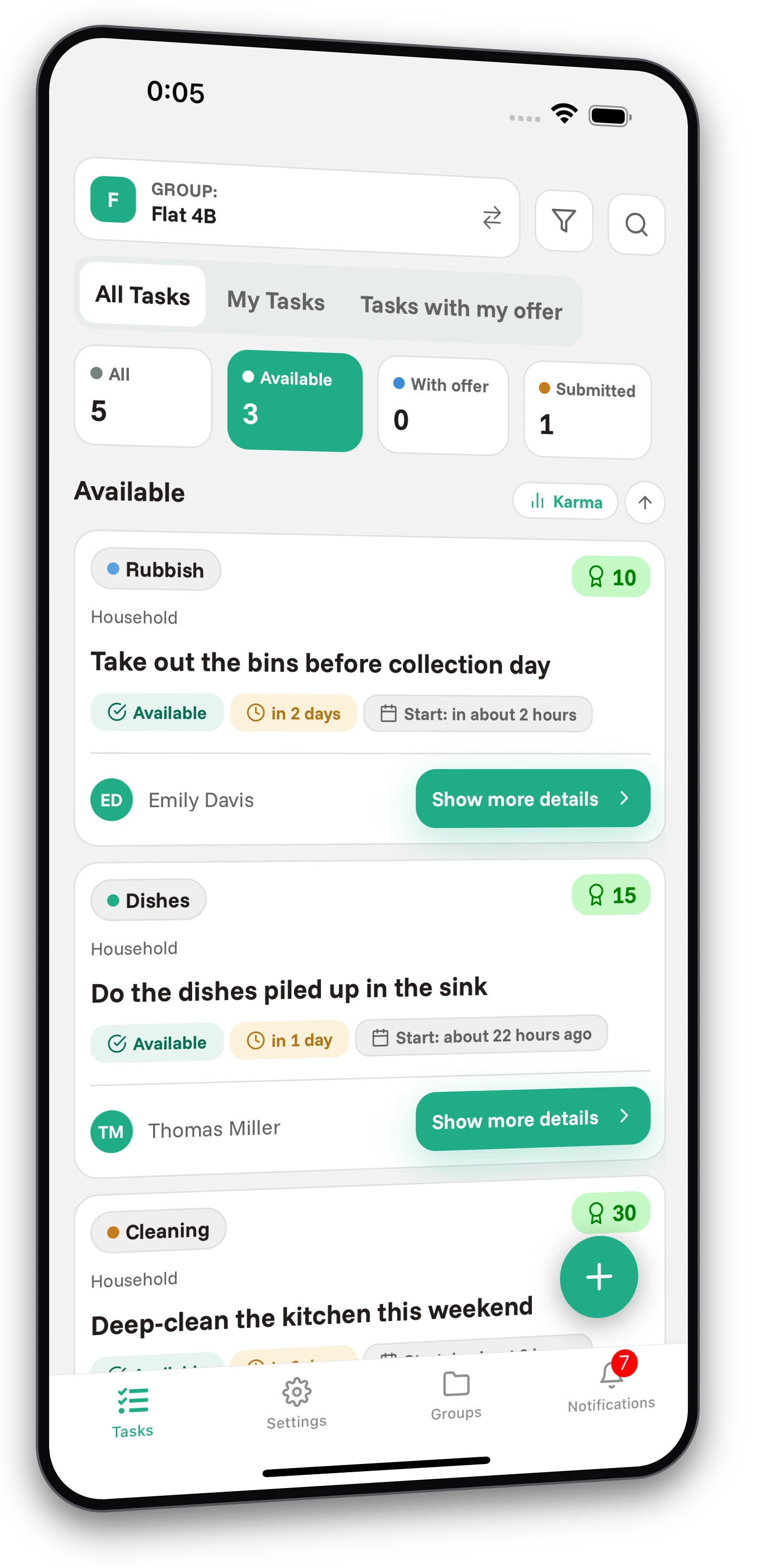 Set of screenshots from the Jobiro app - Preview of private groups for roommates. - Screenshot 1
